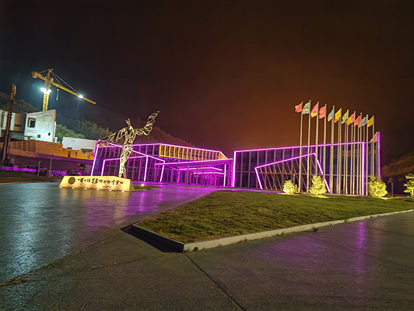 城市亮化是现代城市建设的重要组成部分，它不仅可以美化城市的夜景，还能提升城市的整体形象。随着科技的不断进步，城市亮化也得到了更多的关注和创新。本文将介绍一些关于城市亮化的创意和技术，帮助读者了解刚察城市亮化的重要性以及如何进行刚察城市亮化的规划和实施。