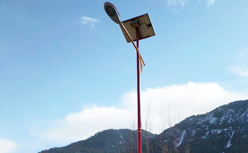 如何选择高质量的刚察太阳能路灯材料：全方位指南